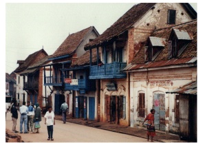 Ambalavao.JPG (34551 byte)